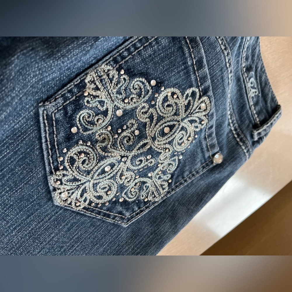 CAPRIS WITH EMBELLISHED POCKETS (#12) - Picture 7 of 11